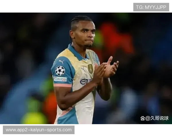 曼城阿坎吉防守覆盖与出球练习